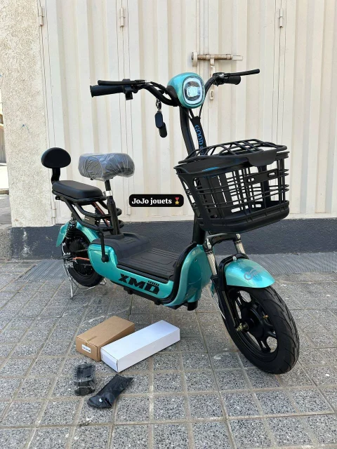 Vue 17 de Cyclomoteur XMD 400 Lithium 48V 15Ah – EMOVE