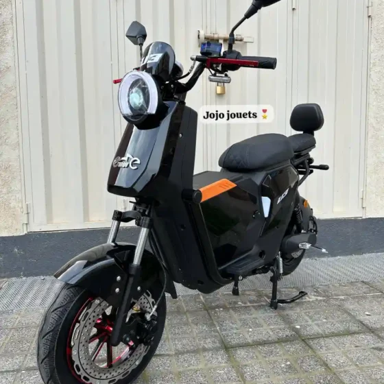 Vue 5 de MOTO ÉLECTRIQUE U3 PERFORMANCE 2000W - Emove
