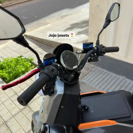 Vue 10 de MOTO ÉLECTRIQUE U3 PERFORMANCE 2000W - Emove