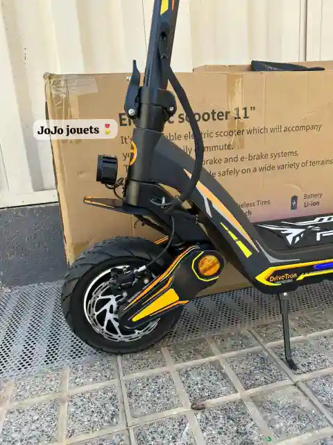 Vue 7 de Trottinette Électrique DRIVETRON DT06 60V