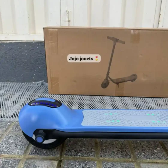 Vue 14 de Trottinette électrique pour enfants Phantom Bluetooth 24V