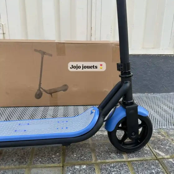 Vue 15 de Trottinette électrique pour enfants Phantom Bluetooth 24V