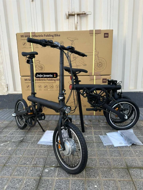 Vue 3 de Vélo électrique XIAOMI FOLDING BIKE